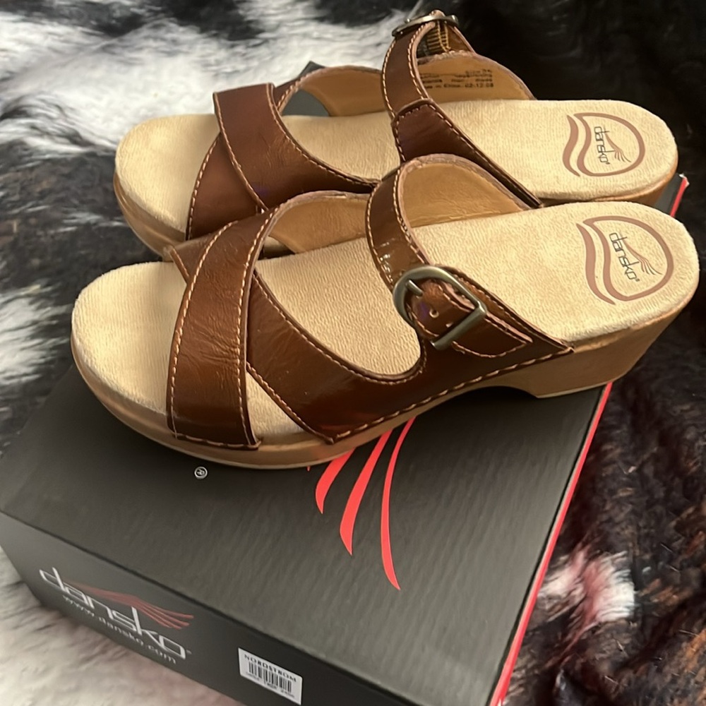 Dansko Sela Crinkle Slides Mules Toffee- size 36- NEW